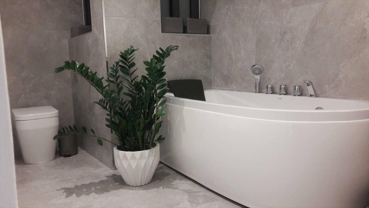 Duplex Maisonette With Heated P-Pool And Jacuzzi San Ġiljan Exterior foto