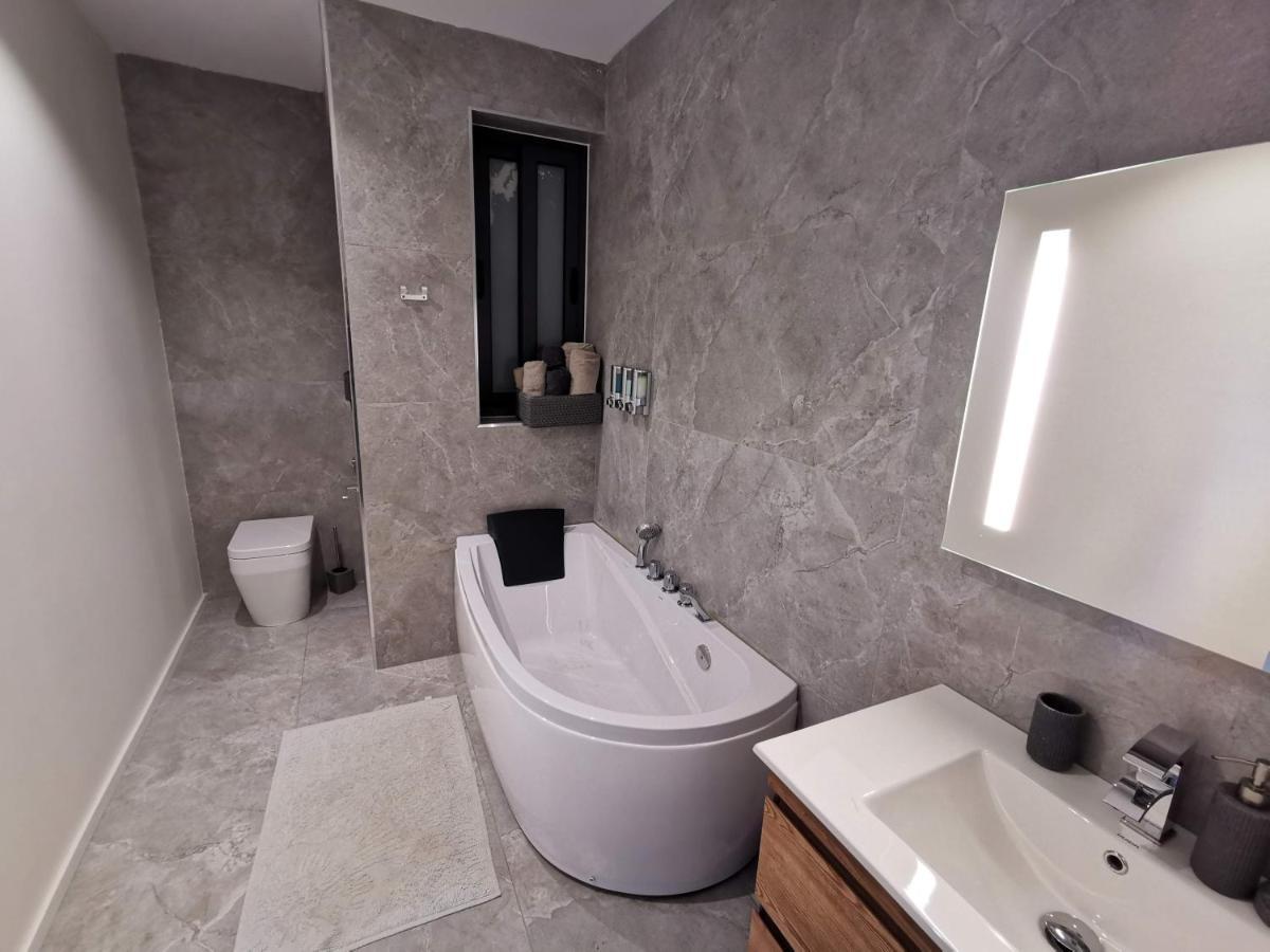 Duplex Maisonette With Heated P-Pool And Jacuzzi San Ġiljan Exterior foto